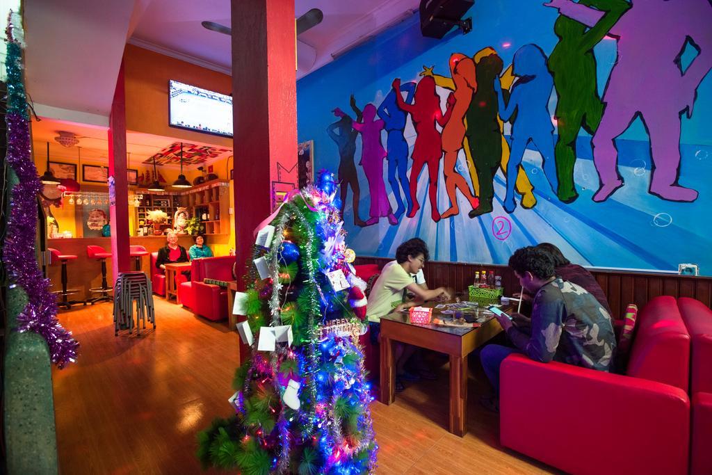 Halong Party Hostel Ha Long Exterior photo